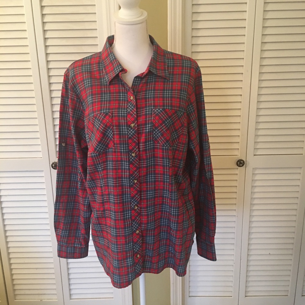 L.L. Bean Red and Blue Plaid Lightweight Cotton Button Down Shirt Size L